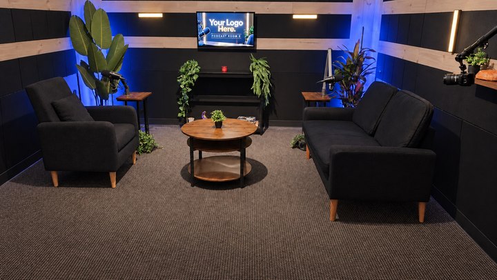 Three-seat arrangement in Podcast Room B